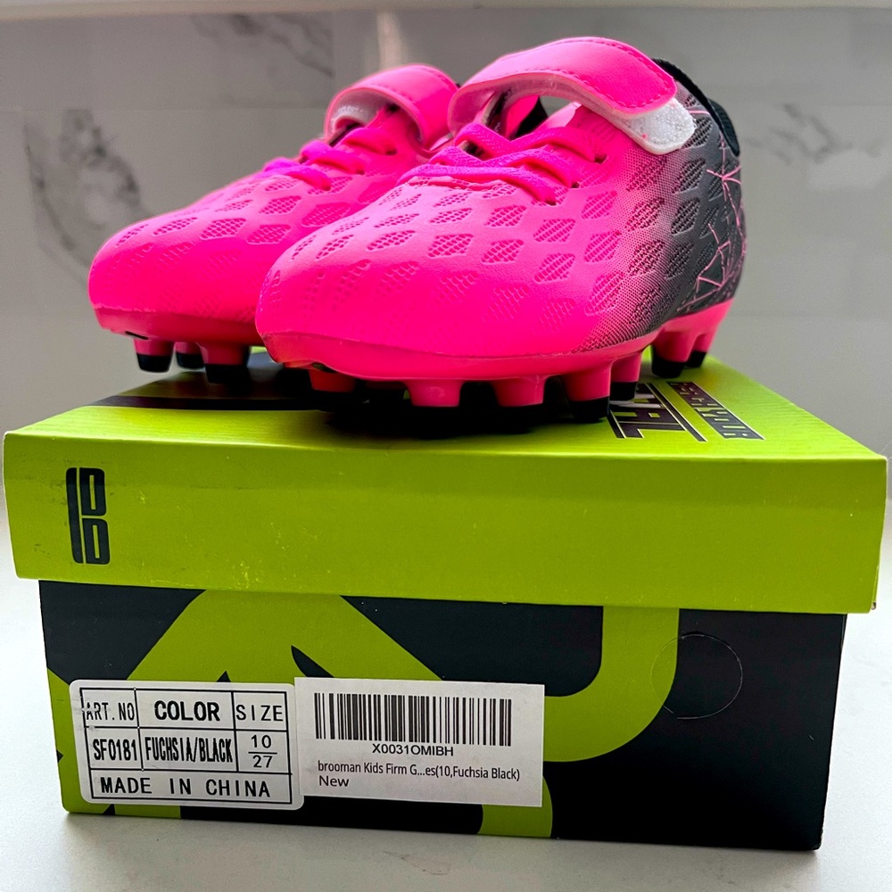 Brian kids hot pink soccer cleats. Brand new with box. Size 10 kids.